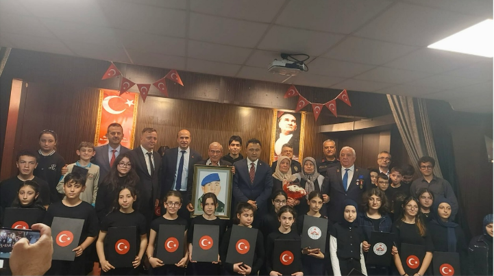 Vatan Sevgisi Ve Kahramanlıklarının Öğrencilerimize Aktarıldığı Anlamlı Bir Program Gerçekleştirildi.