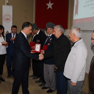 Valimiz Sayın Köksal Şakalar, Kıbrıs Gazilerimize Madalya ve Berat Tevcih Töreni’ne Katıldı - fotoğraf 11