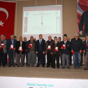 Valimiz Sayın Köksal Şakalar, Kıbrıs Gazilerimize Madalya ve Berat Tevcih Töreni’ne Katıldı - fotoğraf 13