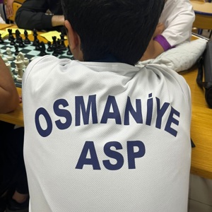 29 Nisan – 3 Mayıs 2026 tarihleri arasında Karaman ilinde düzenlenen Türkiye Küçükler ve Yıldızlar Takım Satranç Şampiyonası’na, Osmaniye Aile ve Sosyal Hizmetler Spor Kulübü olarak katılım sağlanmış ve ilimiz başarıyla temsil edilmektedir. - fotoğraf 3