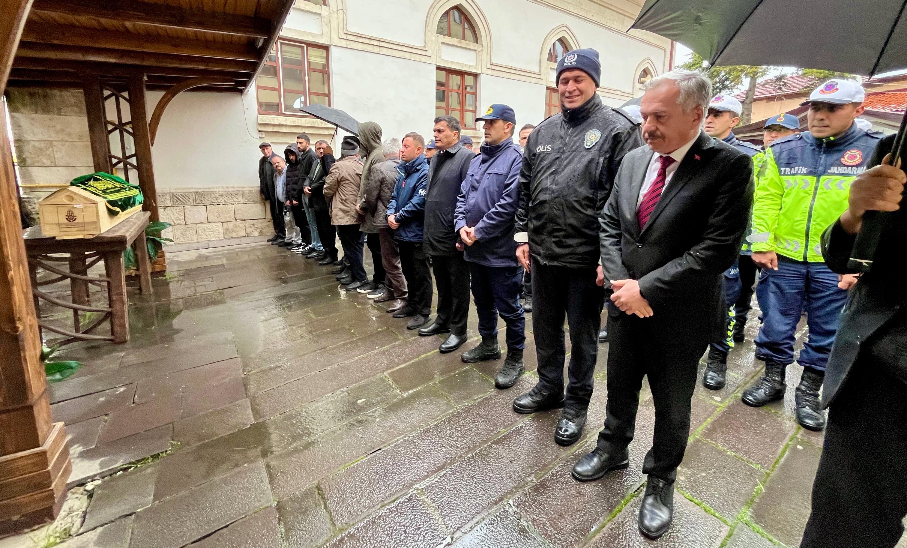Aziz Şehidimiz Şevki Sakaoğlu’nun Kıymetli Annesi Resmiye Teyzemizi Ebediyete Uğurladık