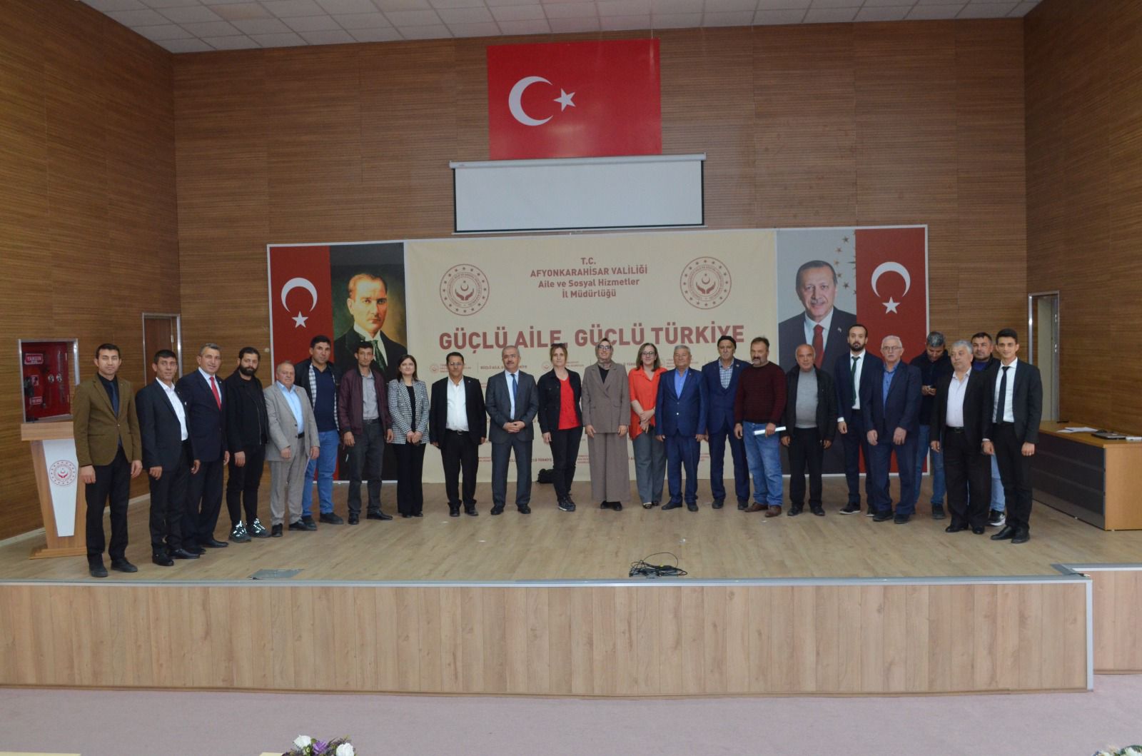 Muhtarlarımıza Milli Aile Haftası Kapsamında Bilgilendirme Programı Düzenlendi