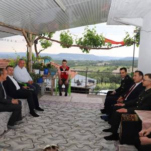 Demirci’de Şehit Yakınları ve Gazilere Bayram Ziyareti Gerçekleştirildi - fotoğraf 3
