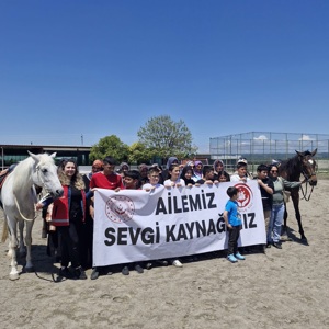 Bahçe Sosyal Hizmet Merkezi Müdürlüğü olarak, Okul Destek Projesi’nden yararlanan çocuklarımıza yönelik Kalemli At Çiftliği gezisi ve kahvaltı programı gerçekleştirilmiştir. - fotoğraf 1
