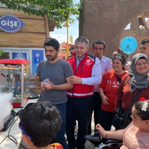 Osmaniye Belediyesi tarafından 10-16 Mayıs Engelliler Haftası münasebetiyle Masal Park’ta düzenlenen etkinliğe, İl Müdürümüz Sayın Tolga Nacar, personellerimiz ve engelli bireylerimiz de katılım sağlamıştır. - fotoğraf 2
