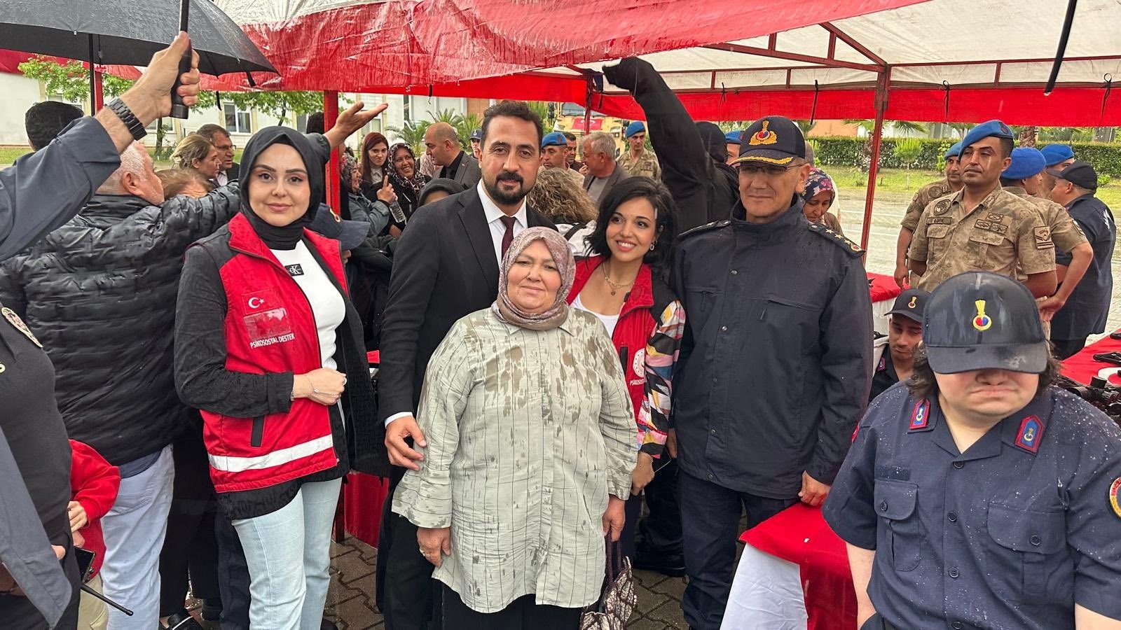 Osmaniye İl Jandarma Komutanlığı tarafından düzenlenen Temsili Askerlik Programı’nda, Bakanlığımız hizmet modellerinden faydalanan engelli bireylerimiz bir günlük askerlik heyecanı yaşadı.