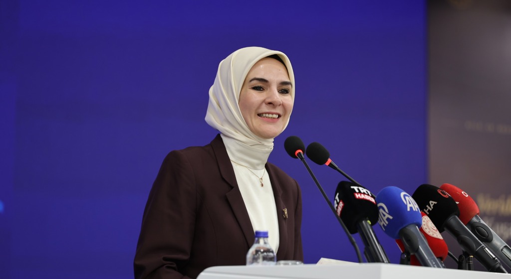 Bakanımız Sayın Mahinur Özdemir Göktaş, Enstitümüz tarafından gerçekleştirilen Veriden Vizyona Üç Kuşak Bir Türkiye: Araştırma Bulguları Paylaşım Programı'nda konuştu