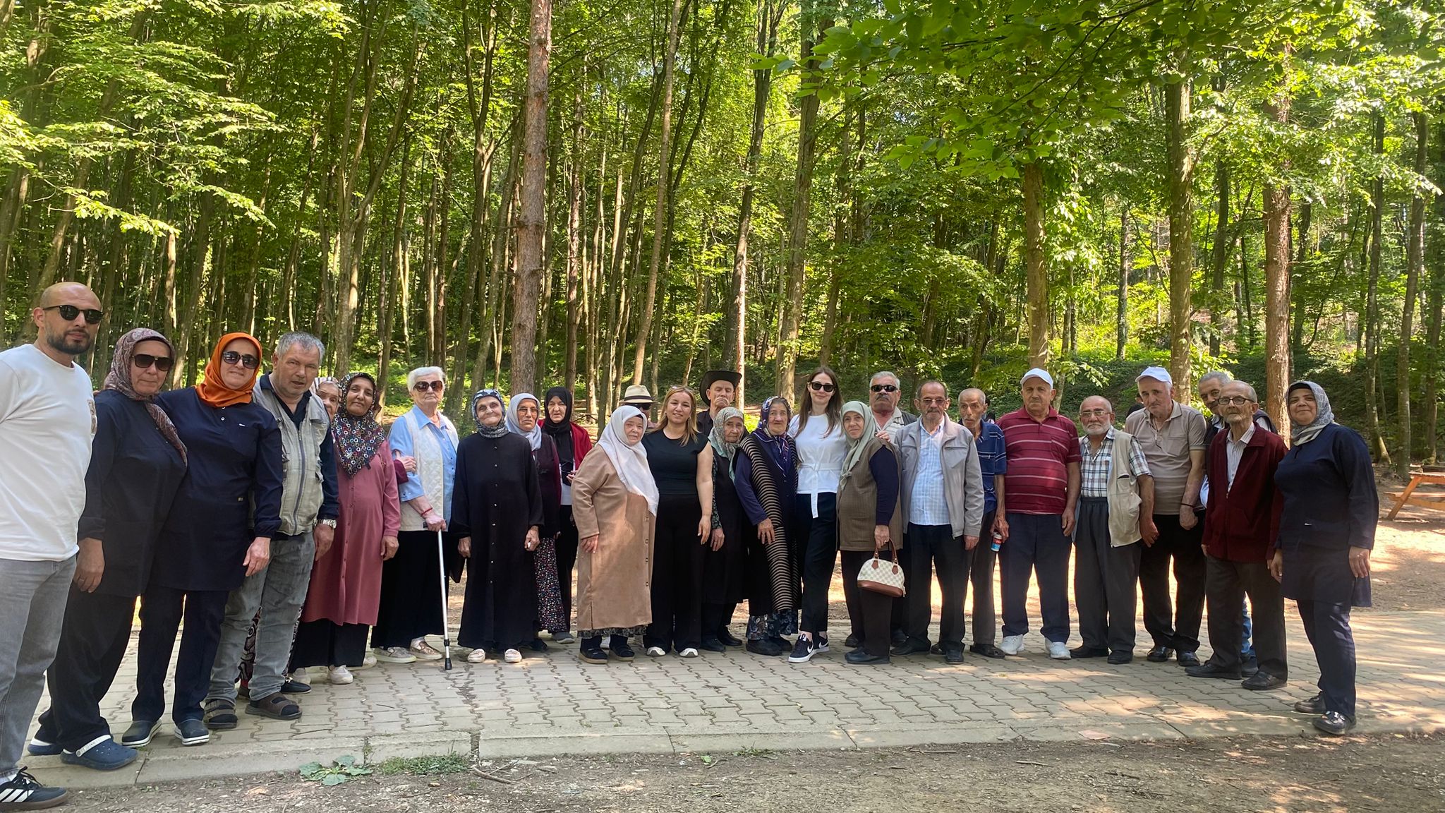 Huzurevi Sakinleri Korugöl Tabiat Parkı'nda Doğayla Buluştu.