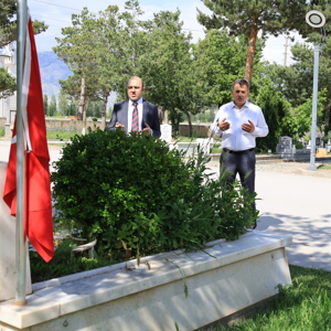  Erzincan Aile Ve Sosyal Hizmetler İl Müdürlüğü Görevine Başlayan İl Müdürümüz Sayın Abdulhalim Ünalan, Göreve Başlamasının Ardından İlk Ziyaretlerini Erzincan’ın Manevi Mirasına Ve Aziz Şehitlerimizin Hatırasına Gerçekleştirdi. - fotoğraf 7