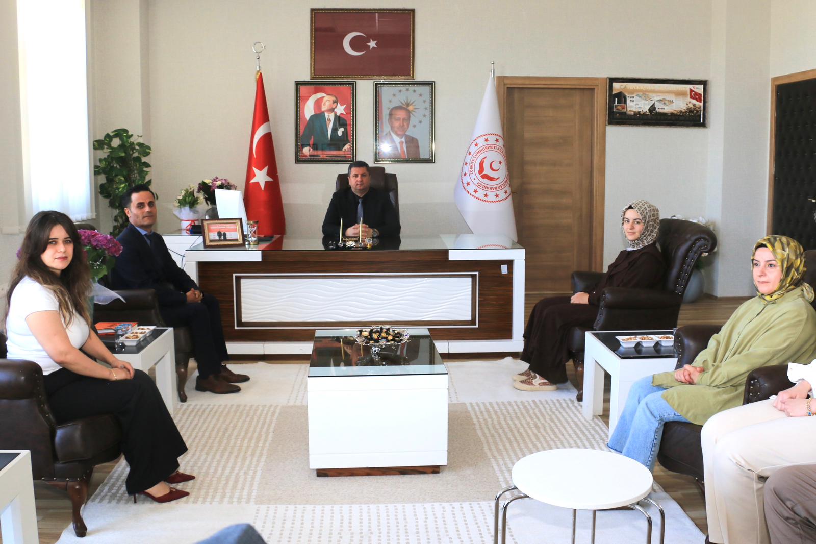 ŞÖNİM KURULUŞ MÜDÜRÜ VE PERSONELİNDEN İL MÜDÜRÜMÜZ SAYIN SERDAR DEMİRCİ’YE HAYIRLI OLSUN ZİYARETİ