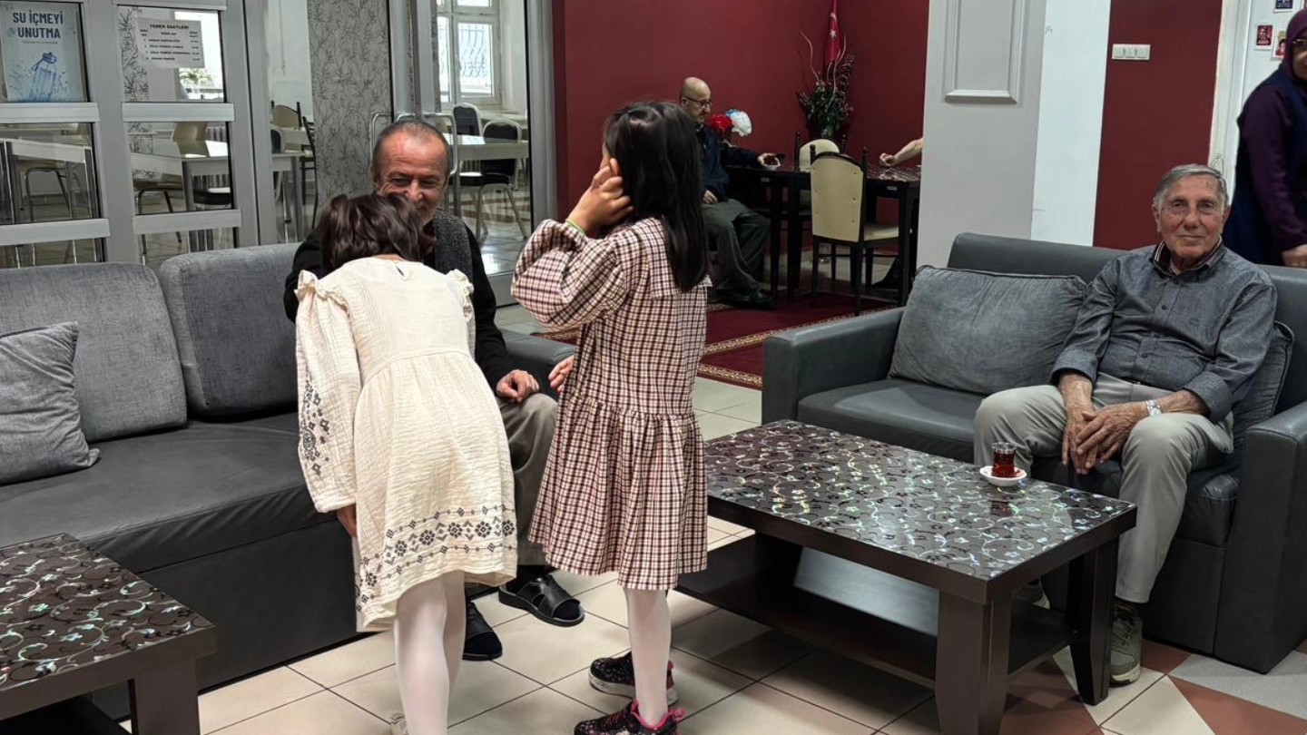 Bayramın Bereketini ve Dayanışmasını Birlikte Yaşıyoruz