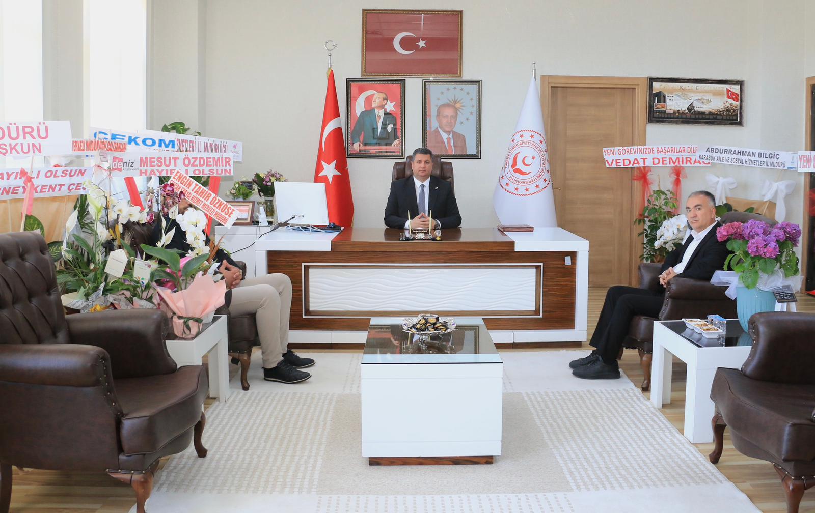 KOVANCILAR SOSYAL HİZMET MERKEZİ MÜDÜRÜMÜZ VE KIYMETLİ ÇALIŞMA ARKADAŞIMIZDAN İL MÜDÜRÜMÜZ SAYIN SERDAR DEMİRCİ’YE ZİYARET