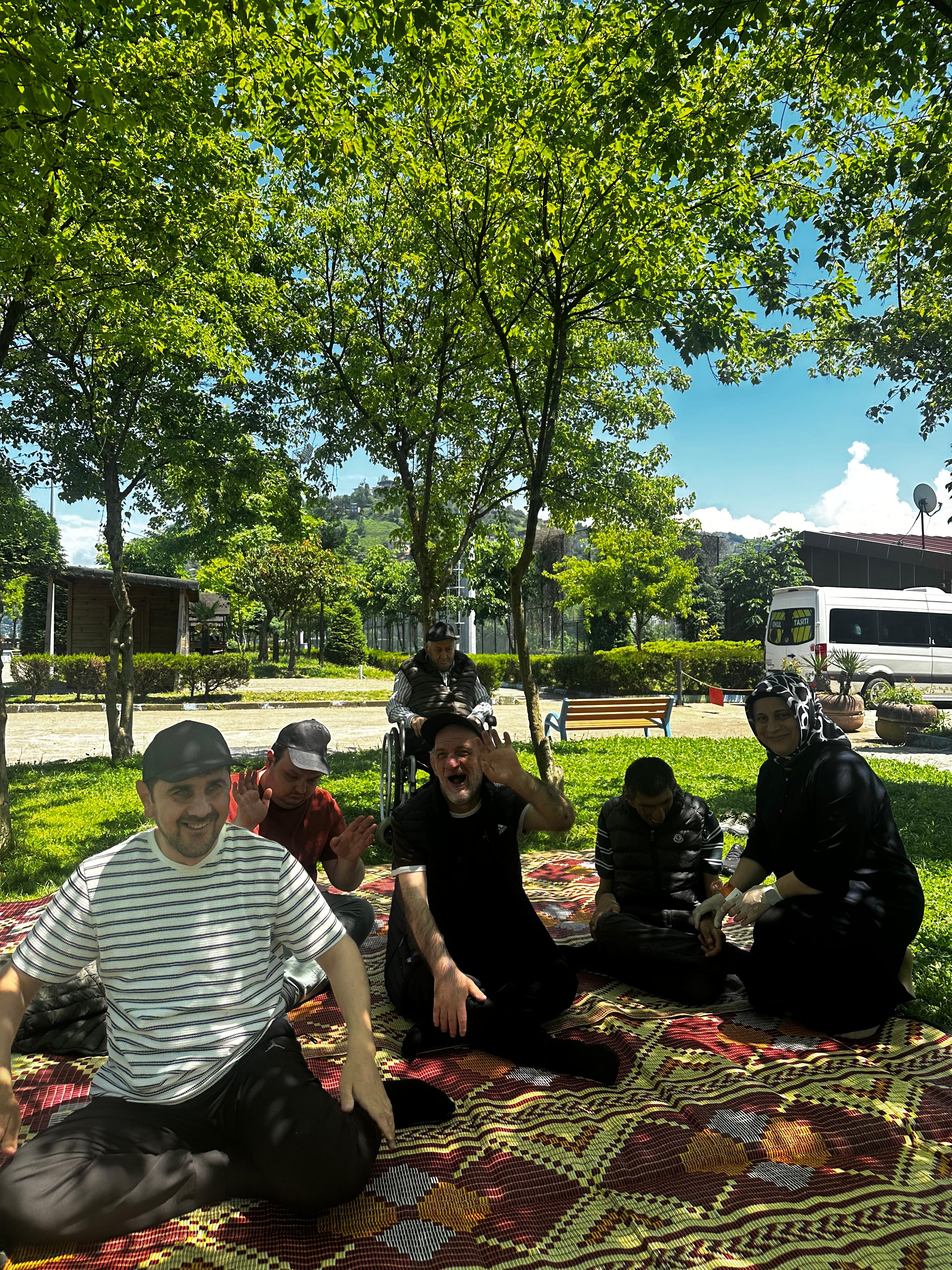 Özel Bireylerle Piknik Etkinliği Düzenlendi