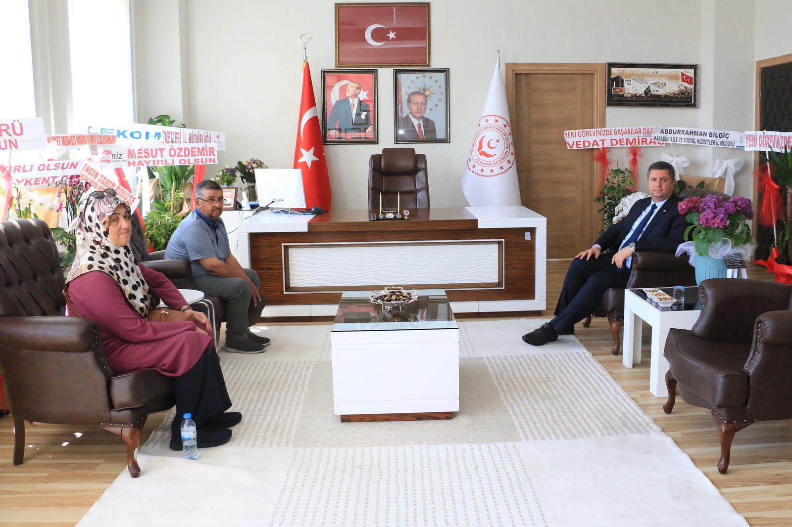 KAHRAMAN ŞEHİDİMİZ MEHMET AĞGEDİK'İN KIYMETLİ AİLESİ İL MÜDÜRÜMÜZ SAYIN DEMİRCİ'YE  HAYIRLI OLSUN ZİYARETİNDE BULUNDU