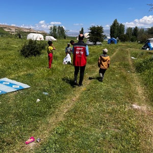 İlimizde Bulunan Mevsimlik Tarım İşçilerine Yönelik, Personelimiz Tarafından Talep Odaklı Değil Arz Odaklı Hizmet Anlayışıyla Vatandaşlarımız Bulundukları Alanda Ziyaret Ettik - fotoğraf 1