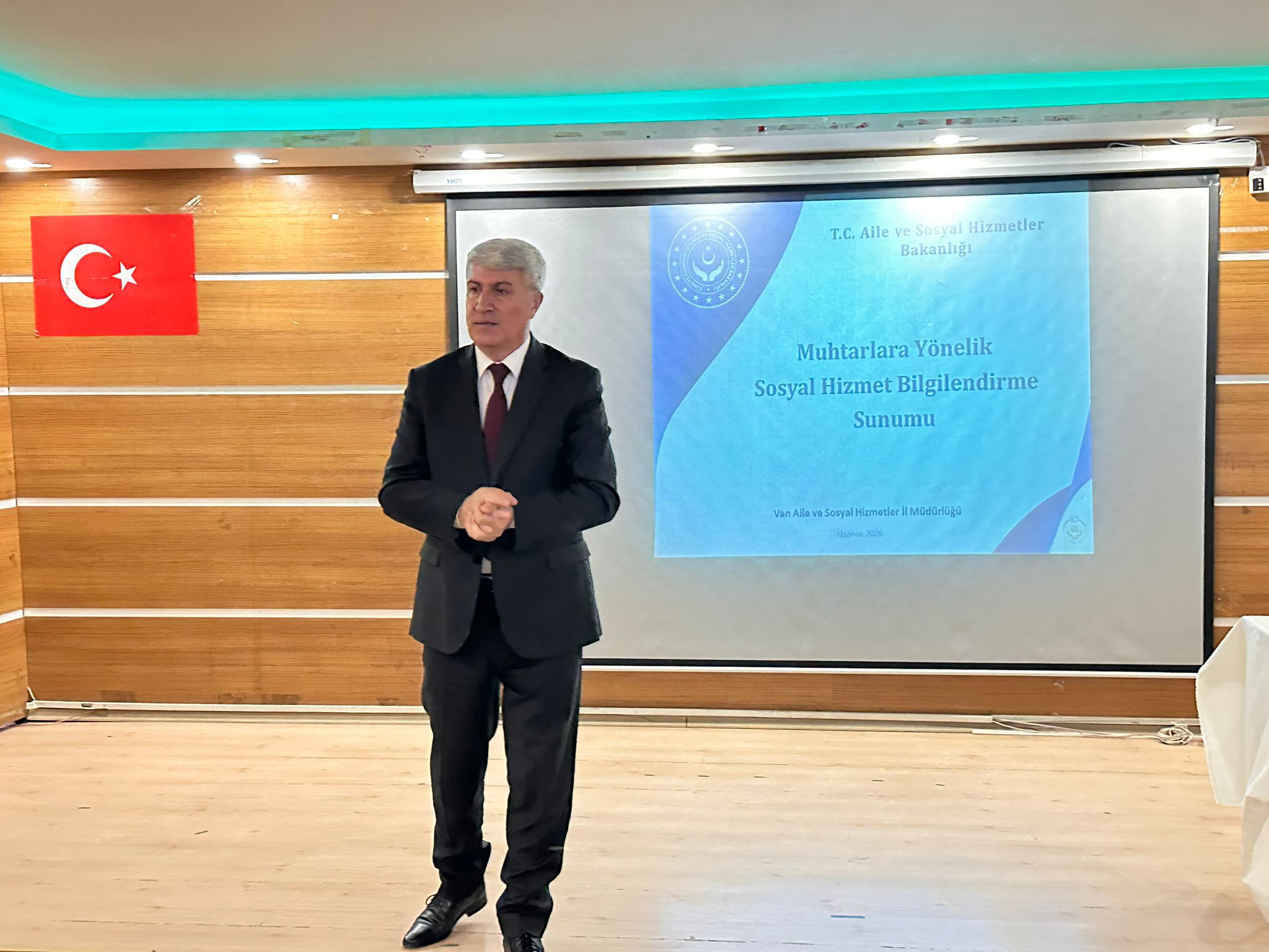 BAŞKALE İLÇEMİZDE GÖREV YAPAN MUHTARLARA SOSYAL HİZMETLER ALANINDA BİLGİLENDİRME TOPLANTISI GERÇEKLEŞTİRİLDİ