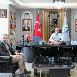 İl Müdürümüz Alper Alp, Çekerek Belediye Başkanı Üzeyir İnce’yi makamında ziyaret etti. - fotoğraf 1