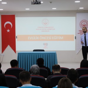 ” Evlenecek Gençlerin Desteklenmesi Projesi” kapsamında genç çiftlerin sağlıklı ve bilinçli bir evlilik süreci geçirmelerine katkı sağlamak amacıyla eğitimlerimiz devam ediyor. - fotoğraf 1