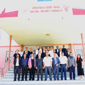 İPEKYOLU İLÇEMİZDE GÖREV YAPAN MUHTARLARA SOSYAL HİZMETLER ALANINDA BİLGİLENDİRME TOPLANTISI GERÇEKLEŞTİRİLDİ - fotoğraf 3