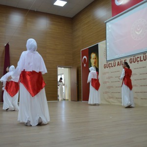 Çocuklarımızın Yıl Sonu Gösterisi Coşkuyla Gerçekleşti - fotoğraf 2