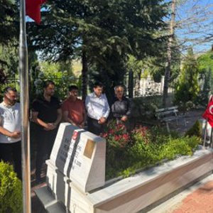 Şehidimiz Mehmet Tezin’in sene-i devriyesi dolayısıyla kabri ziyaret edilmiştir. - fotoğraf 2