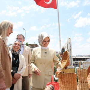 Bakanımız Göktaş, İzmir'de "Yükselen Kadınlar: Kendi İşim, Benim İzim" programında konuştu - fotoğraf 8