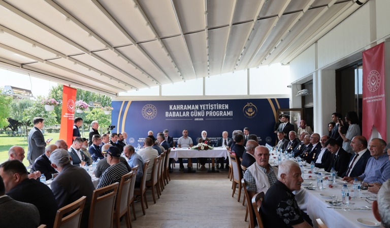 “Kahraman Yetiştiren Babalar” Babalar Günü Vefa Buluşması Gerçekleştirildi