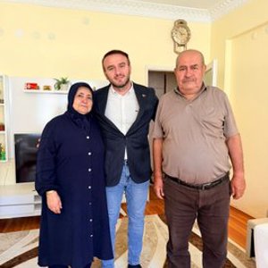 İl Müdürümüz Alper Alp, Babalar Günü dolayısıyla Şehit Kamu Görevlisi Birol İşbilir’in kıymetli babası Erol İşbilir’i hanesinde ziyaret etti. - fotoğraf 3