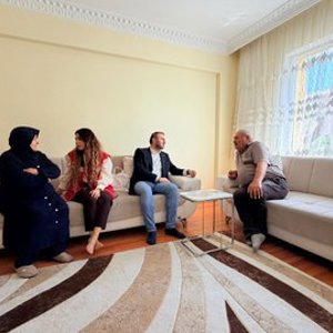 İl Müdürümüz Alper Alp, Babalar Günü dolayısıyla Şehit Kamu Görevlisi Birol İşbilir’in kıymetli babası Erol İşbilir’i hanesinde ziyaret etti. - fotoğraf 4