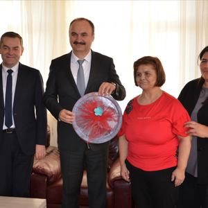 Edirne Valimiz Sayın Ekrem CANALP Huzurevini ve Çocuk Sitesini Ziyaret Etti - fotoğraf 7