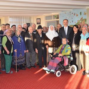 Edirne Valimiz Sayın Ekrem CANALP Huzurevini ve Çocuk Sitesini Ziyaret Etti - fotoğraf 9