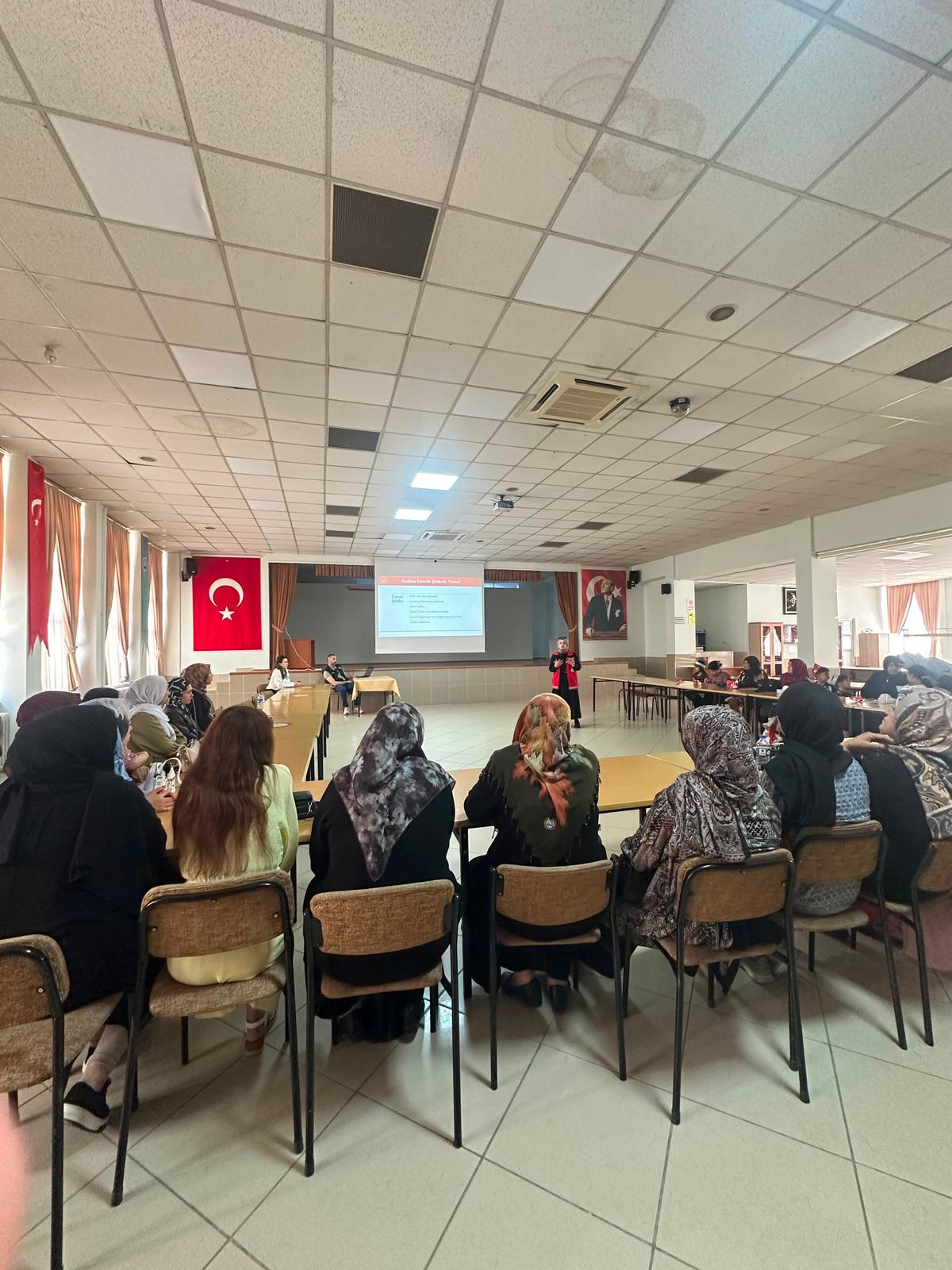 Yabancı Uyruklu Kadınlara Yönelik “Kadına Yönelik Şiddetle Mücadele” Bilgilendirme Eğitimi Gerçekleştirildi