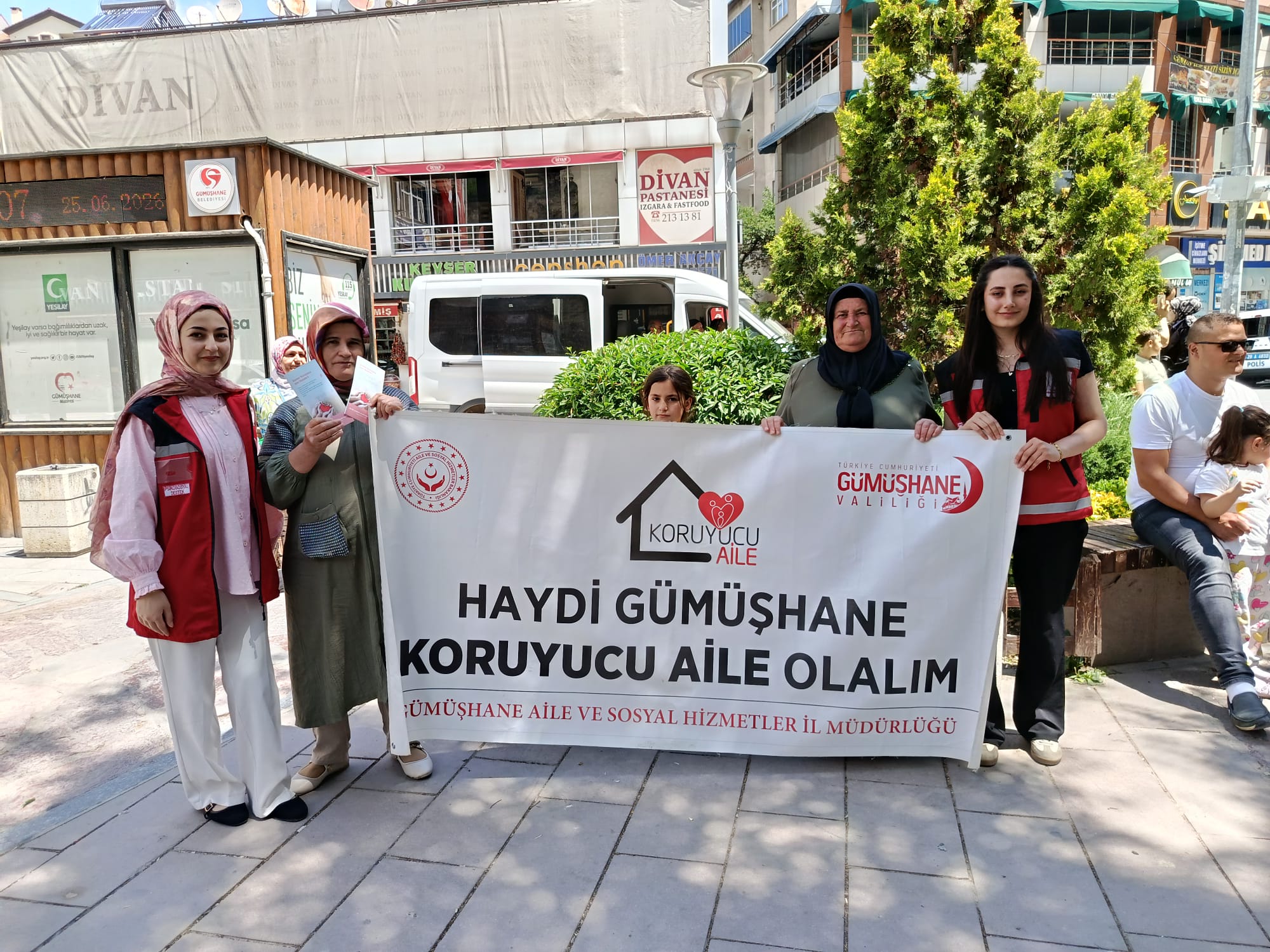 Koruyucu Aile Hizmetlerinin Tanıtımı İçin Sahadaydık