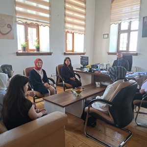  İl Müdürümüz Alper Alp, Akdağmadeni Sosyal Hizmet Merkezi Müdürlüğümüzü ziyaret ederek yürütülen çalışmalar hakkında bilgi aldı. - fotoğraf 1