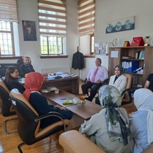  İl Müdürümüz Alper Alp, Akdağmadeni Sosyal Hizmet Merkezi Müdürlüğümüzü ziyaret ederek yürütülen çalışmalar hakkında bilgi aldı. - fotoğraf 3