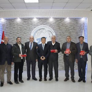 Erciş'te Kıbrıs Gazilerine Milli Mücadele  Madalyası Verildi - fotoğraf 1