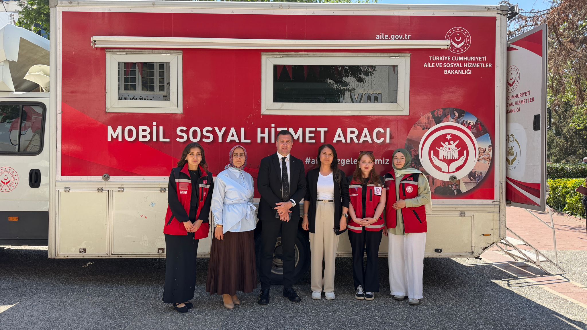 Sosyal Hizmetler Sahaya İndi: Mobil Hizmet Aracı Vatandaşla Buluştu