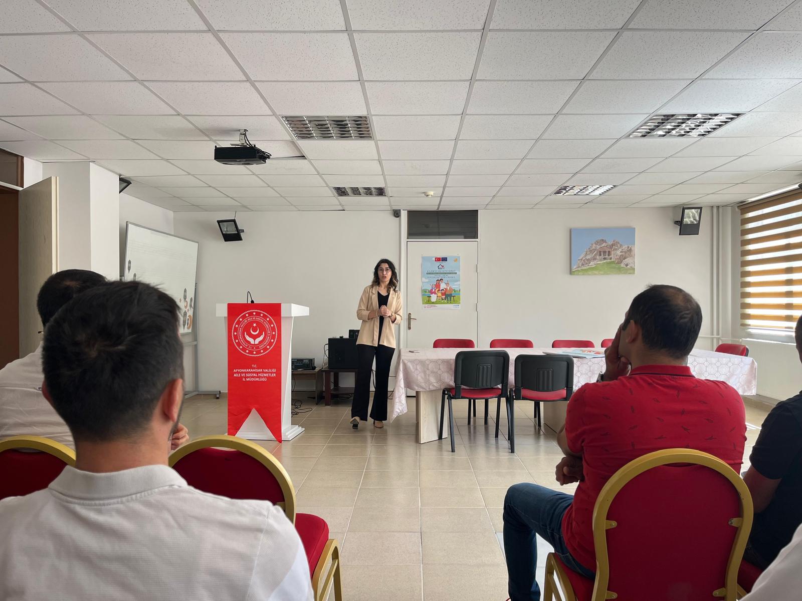 İhsaniye İlçemizde Koruyucu Aile ve Geçici Koruyucu Aile Tanıtım Programı Düzenlendi