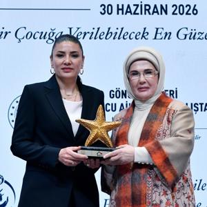 Emine Erdoğan Hanımefendi ve Bakanımız Göktaş "Gönül Elçileri Koruyucu Aile Vizyon Çalıştayı Kapanış Programı"na katıldı - fotoğraf 22