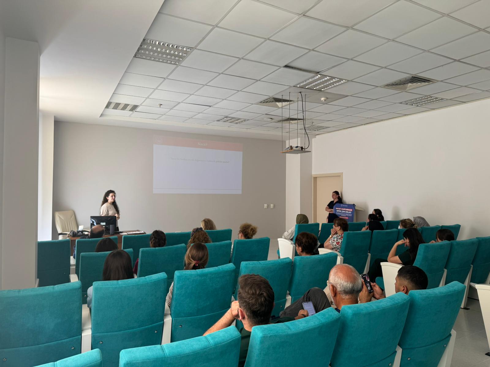 Giresun Fizik Tedavi ve Rehabilitasyon Hastanesi Personeline Kadına Yönelik Şiddetle Mücadele Eğitimi Verildi.