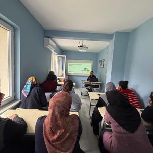 “Madde Bağımlılığı”, “Bakanlığımız Hizmet Modellerinin Tanıtımı”  konularında eğitim düzenlenmiştir. - fotoğraf 1