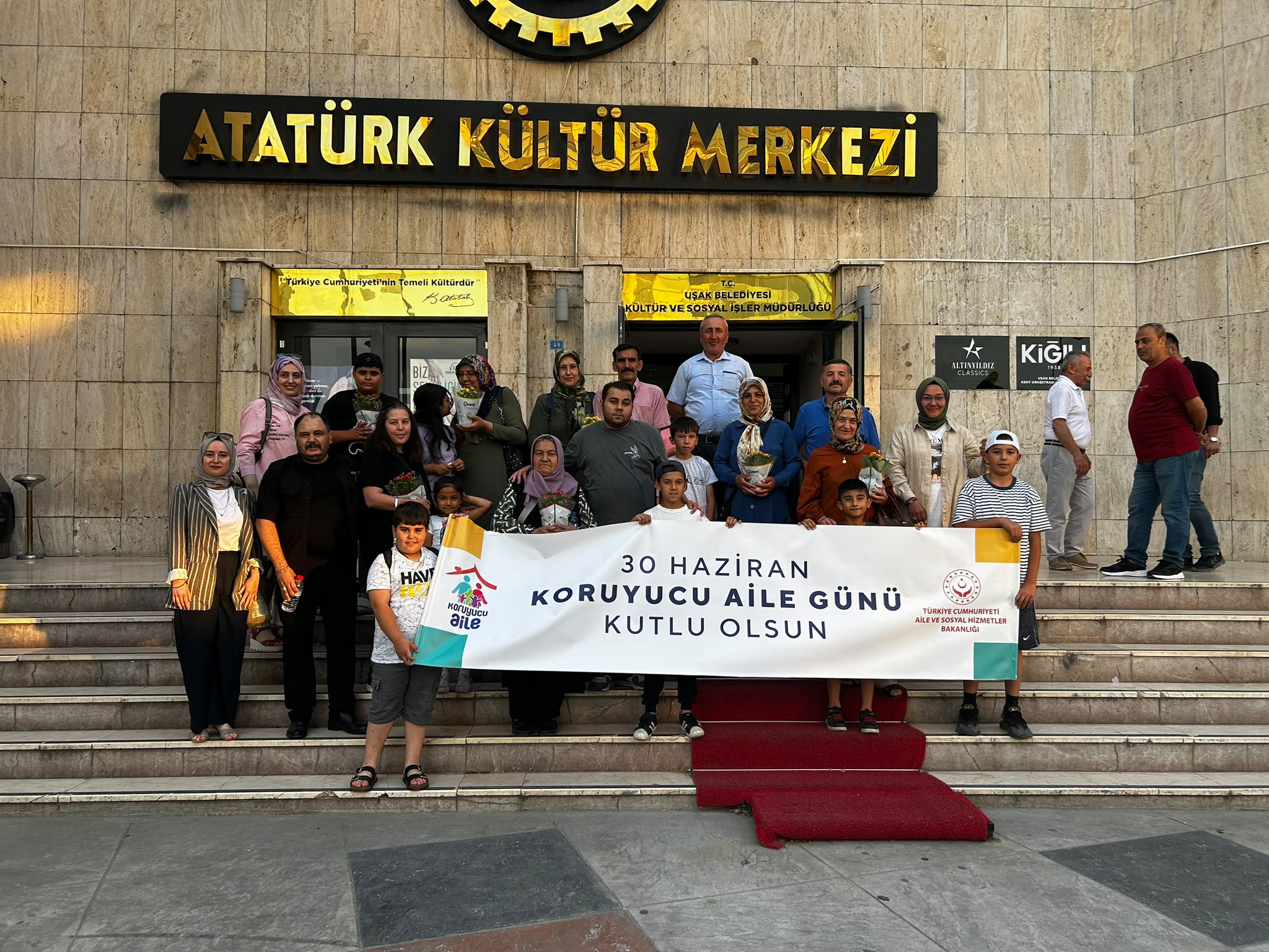 Çocuklarımıza Tiyatro Etkinliği Düzenledik.