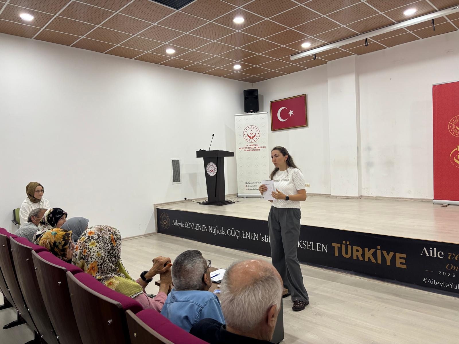 Yaşlı Bireylere Finansal ve Dijital Okuryazarlık Eğitimi Verildi