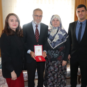 Kıbrıs Barış Harekatına Katılan Gazilerimize Madalyaları Kendilerine Tevcih Edildi - fotoğraf 3