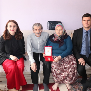 Kıbrıs Barış Harekatına Katılan Gazilerimize Madalyaları Kendilerine Tevcih Edildi - fotoğraf 5