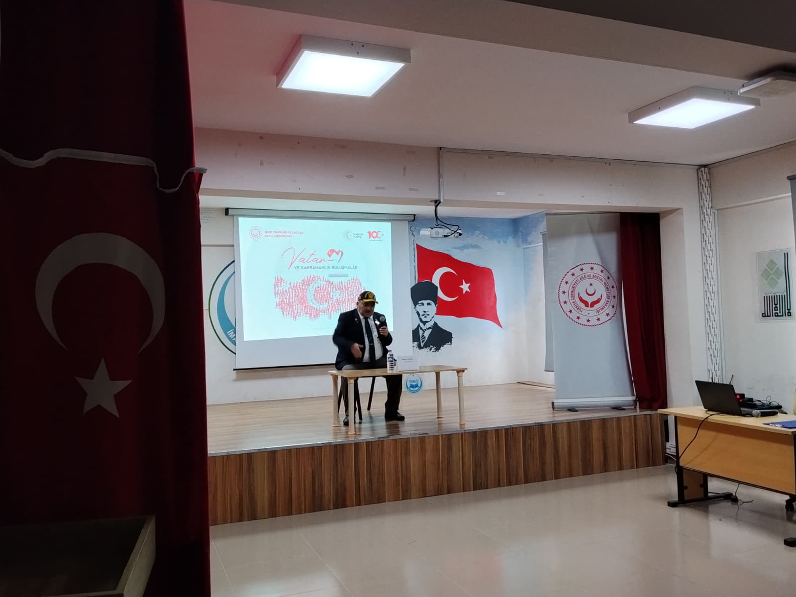 Piraziz İmam Hatip Ortaokulu’nda “Vatan ve Kahramanlık Buluşmaları” Programı Düzenlendi