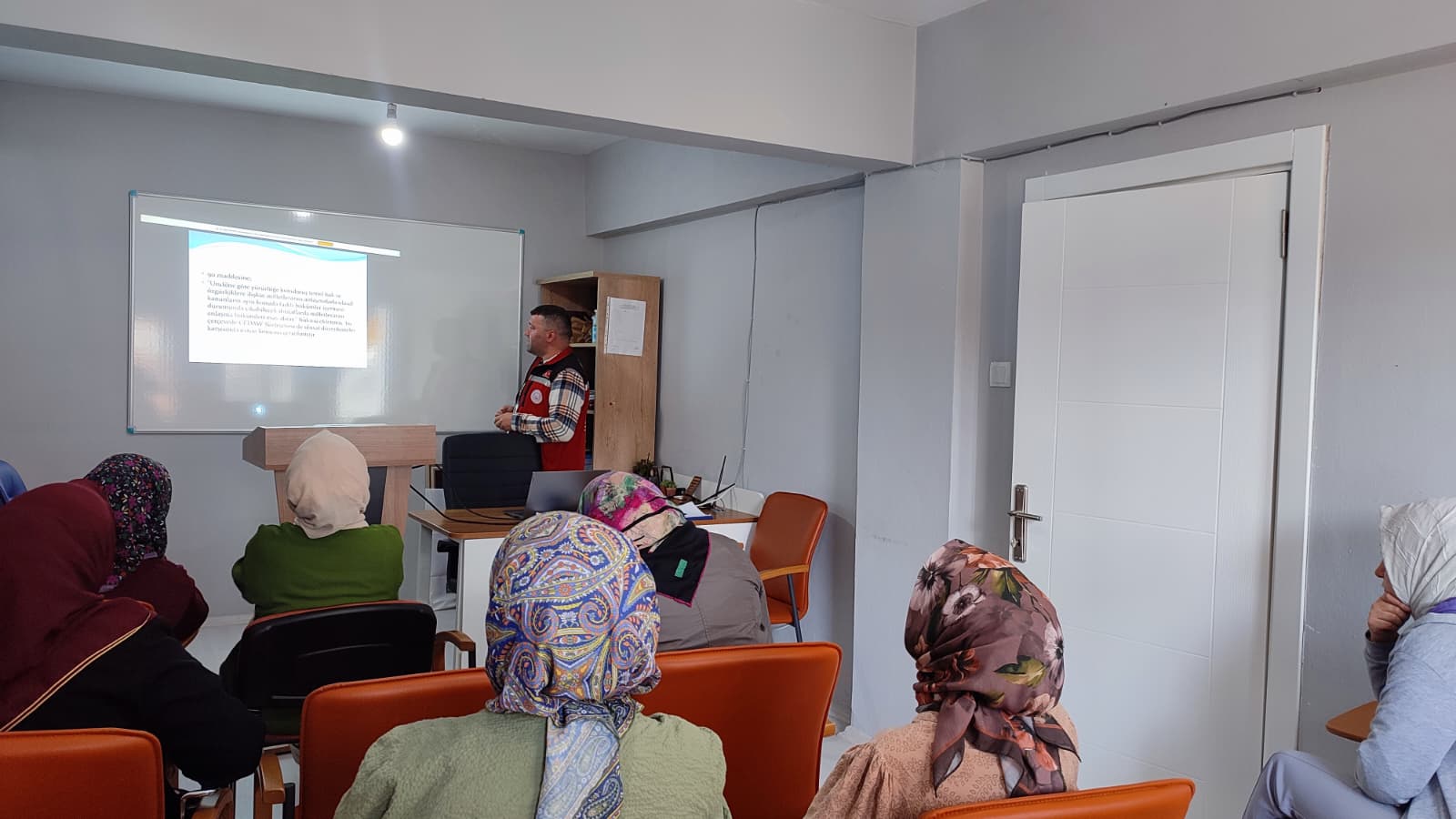 ADEM Kursiyerlerine Aile Hukuku ve İş Hayatı Konularında Eğitim Verildi