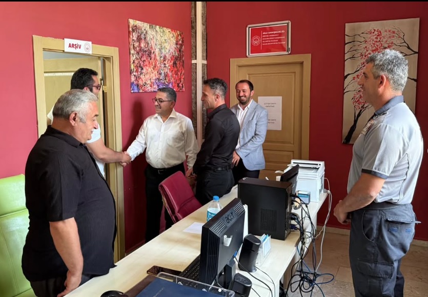 İl Müdürümüz Adem YÜCEL ve İl Müdür Yardımcımız Fatma ÖNGÖR'den Merzifon Sosyal Hizmet Merkezi Müdürlüğüne Ziyaret
