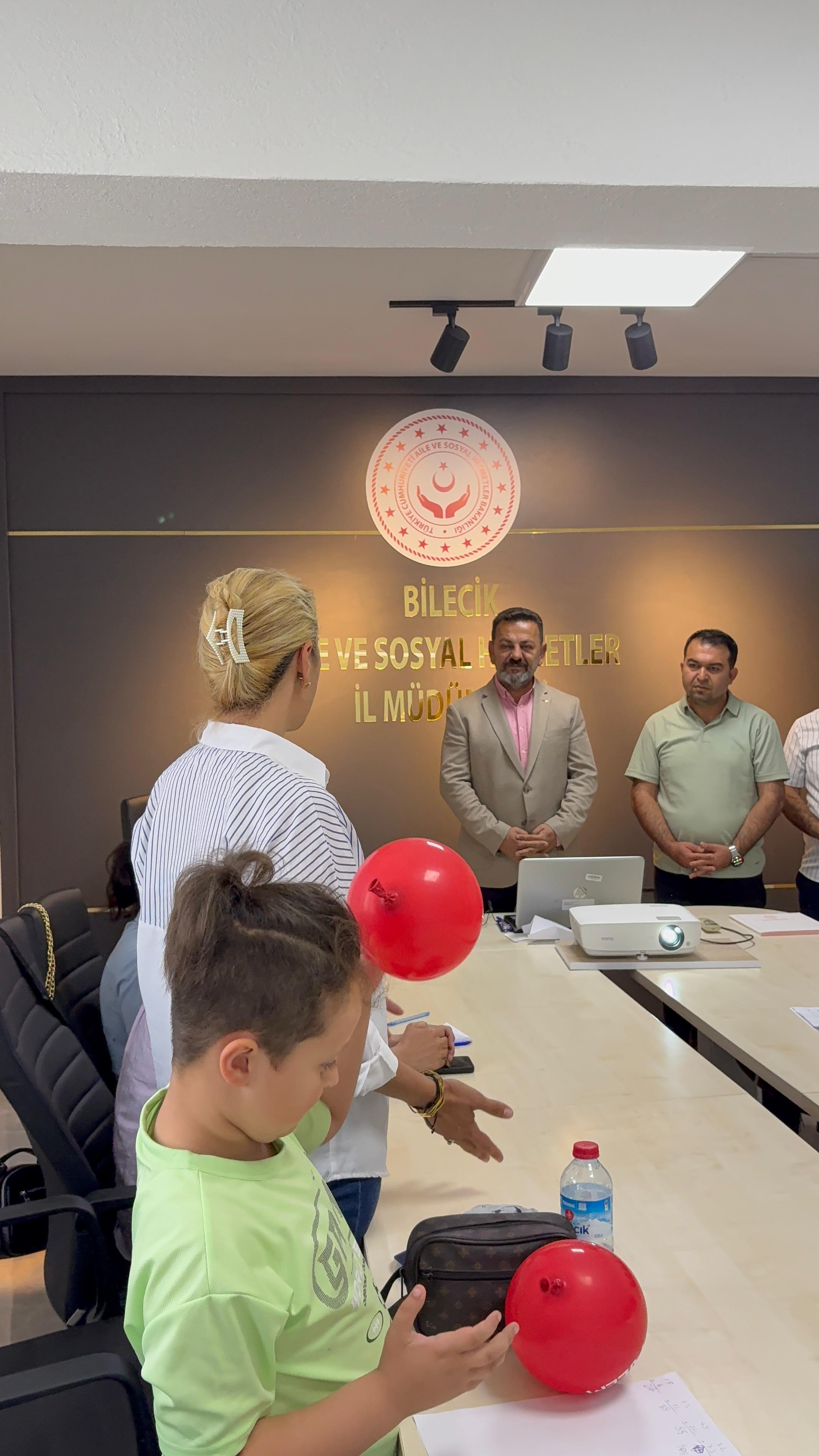 MODÜLER AİLE EĞİTİMİ PROGRAMI KATILIM BELGESİ TAKDİMİ