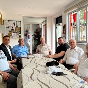 İl Müdürümüz Harun TOHUMCU, Babalar Günü dolayısıyla Edirne Muharip Gaziler Derneğini ziyaret etti. - fotoğraf 1